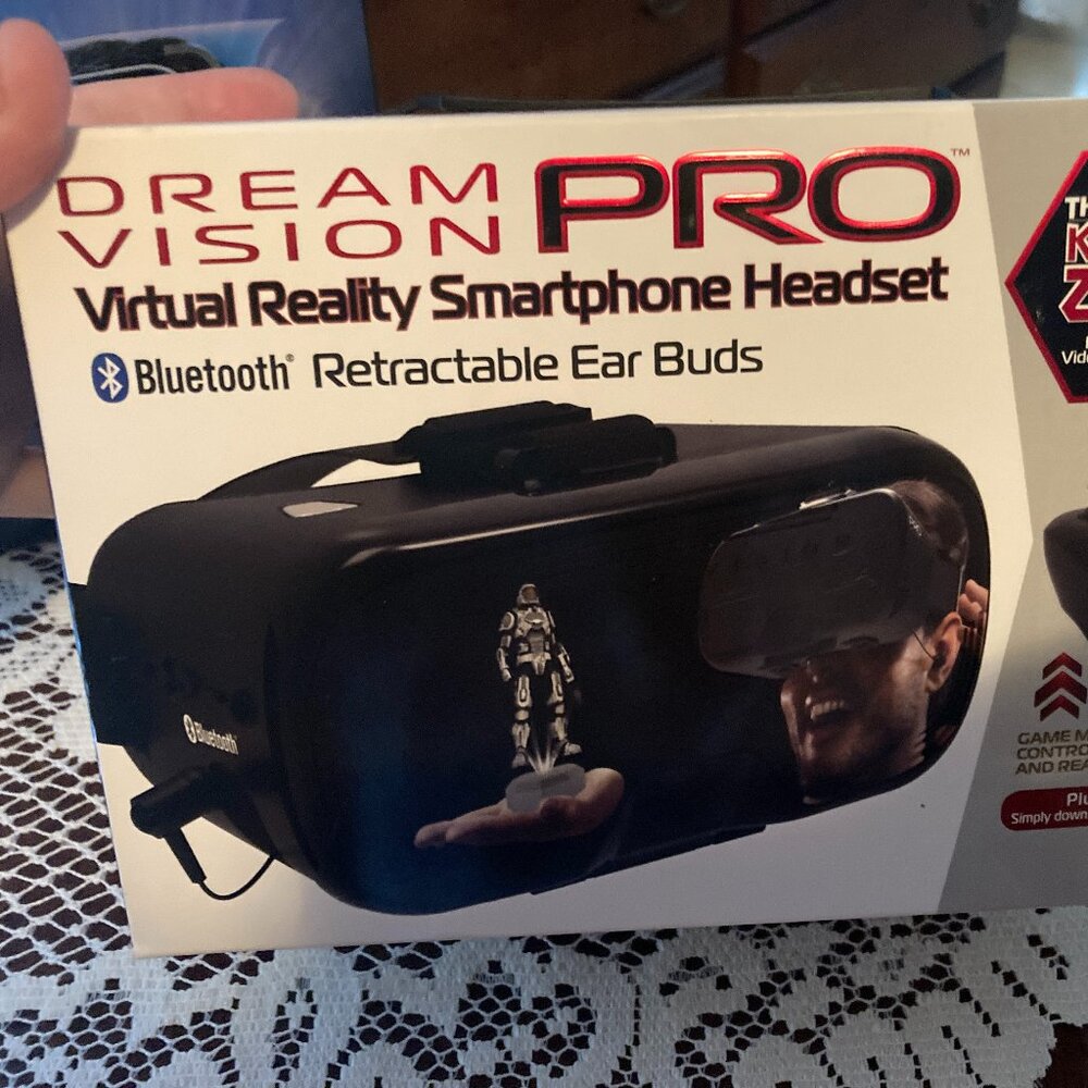 'Dream Vision Pro' Virtual Reality Smartphone Headset - Read all info.